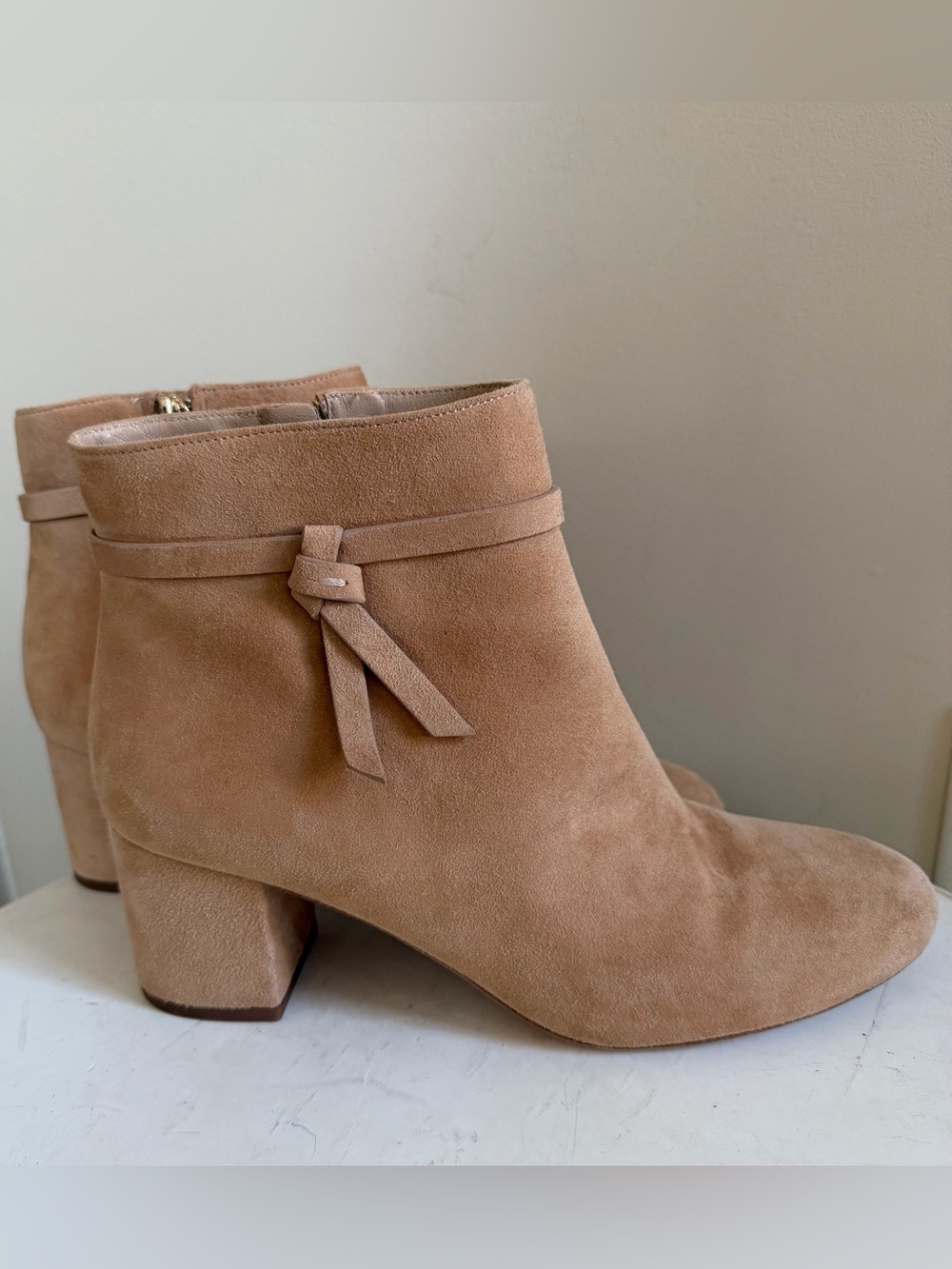 Kate Spade Knott tan suede mid block heel Boot Bootie 9.5